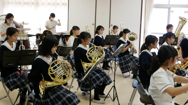 先生方へ感謝の演奏【中学吹奏楽部より】