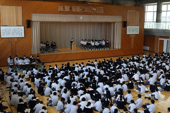 中学生徒総会「今年の目標は…！」